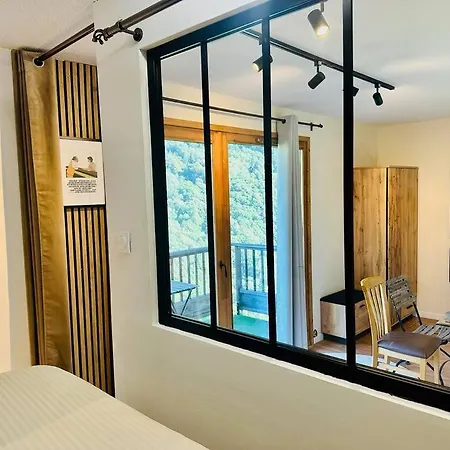 Les 3 Vallees, Montagnard Avec Et Piscine Apartment