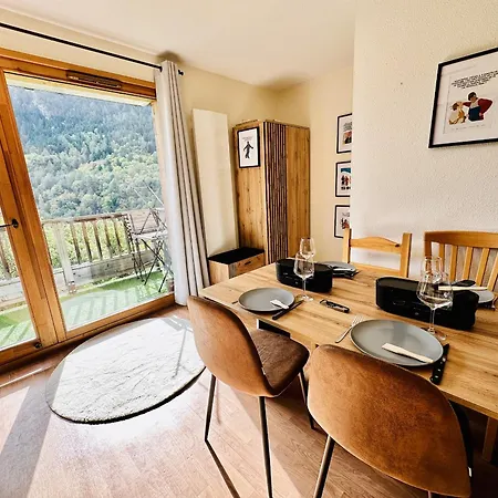 Apartment Les 3 Vallees, Montagnard Avec Et Piscine